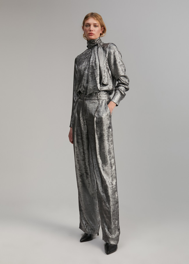 Laminated blouse with bow