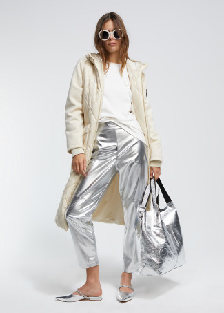 Contrast puffer coat