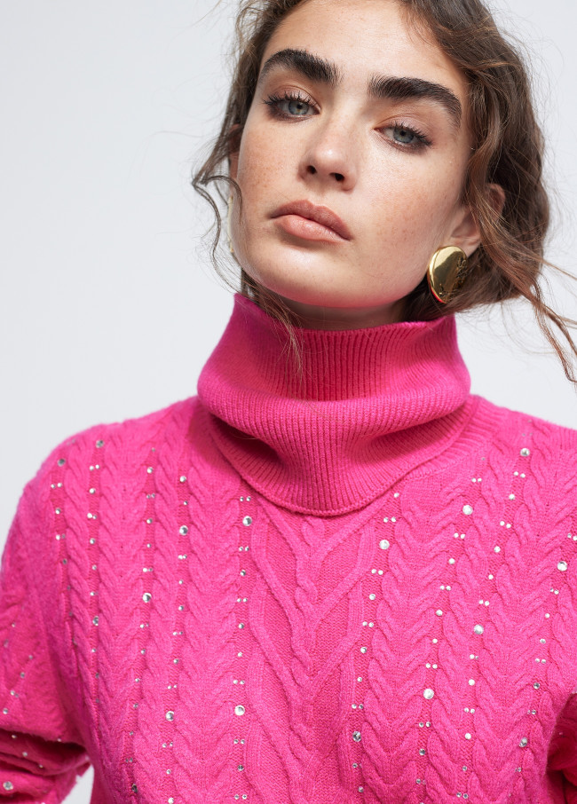 Camisola com pormenor de strass