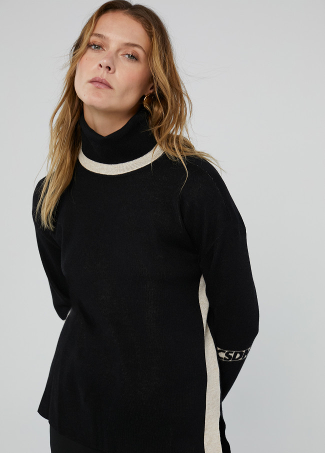 High neck sweater