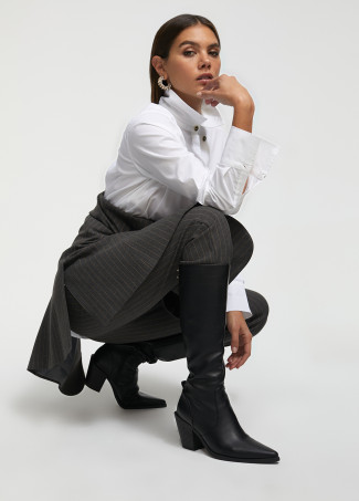 Bota estilo cowboy caña alta