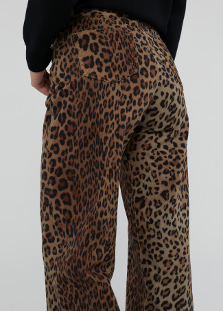 Pantalón tejano animal print