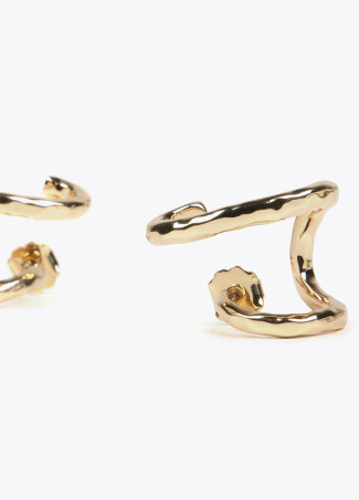 Piercing-effect earrings