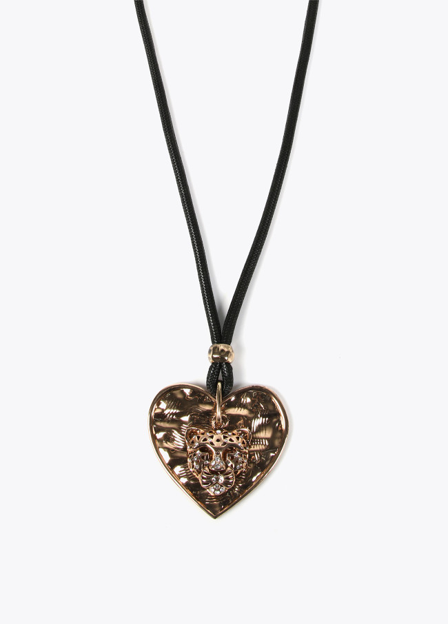 Collana con ciondolo a cuore dorato