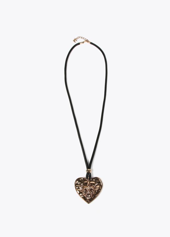 Collar colgante con corazón dorado