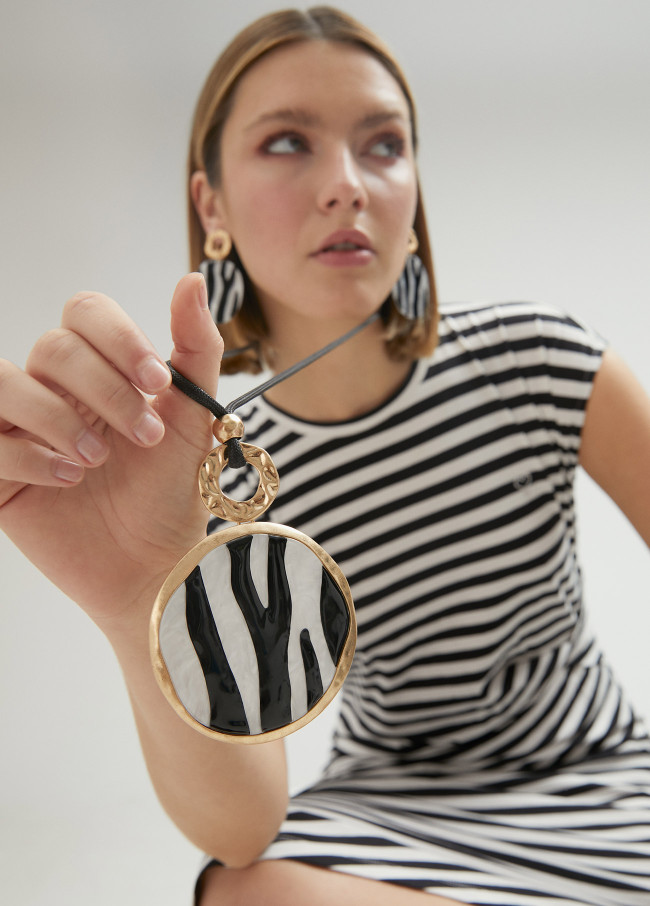 Zebra piece pendant necklace