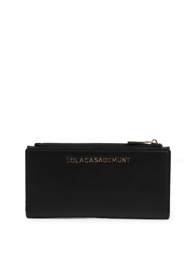 Wallet with square metal eyelets