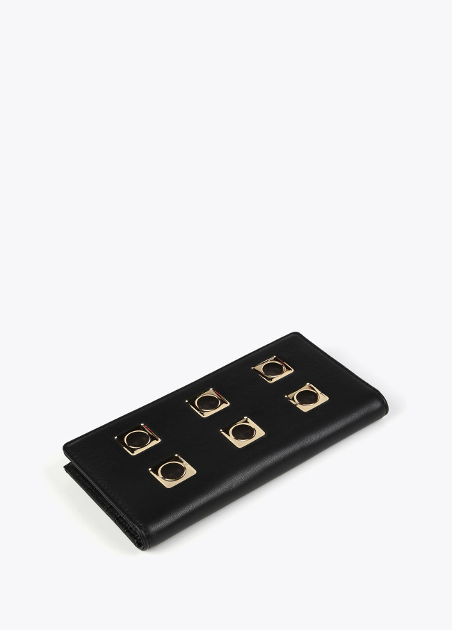 Wallet with square metal eyelets