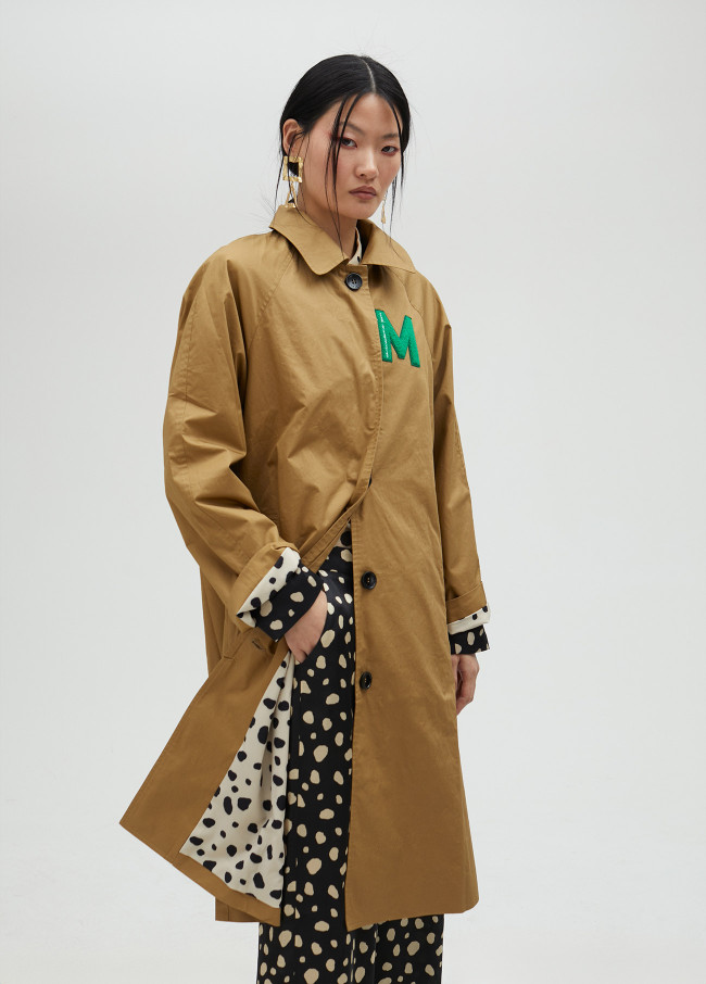 Trenchcoat in Beige mit aufgesetztem Detail