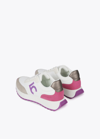 Sneaker mit Plateau