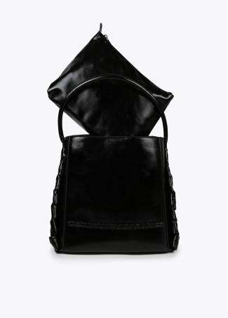 Sac cabas avec détails sur les côtés