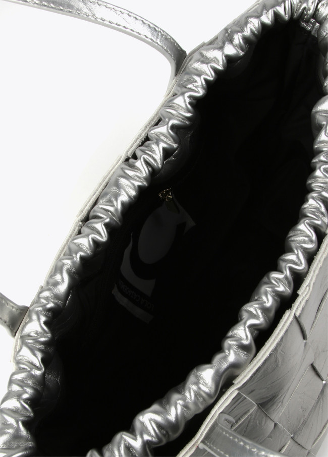 Textured woven tote bag