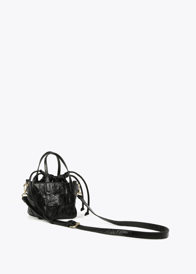 Geflochtene Tasche mit Struktur