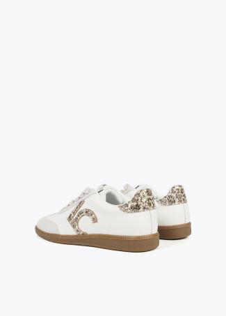 Sapatilha com pormenores de glitter e leopardo