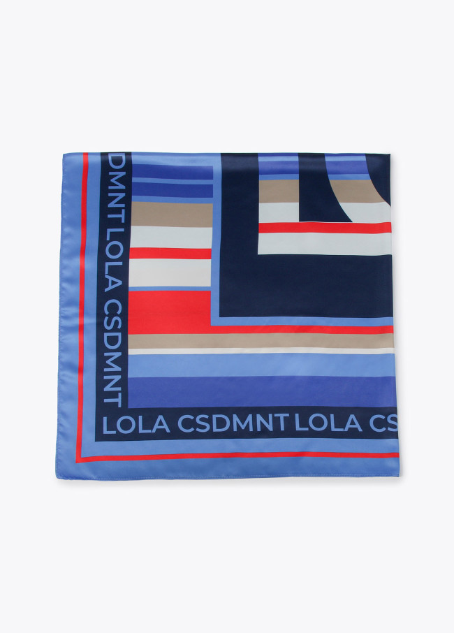 Lenço acetinado às riscas coloridas