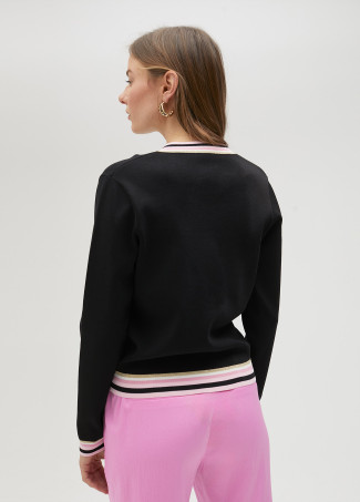 Pullover mit farbigem Detail