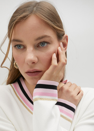 Sweater with coloured detail