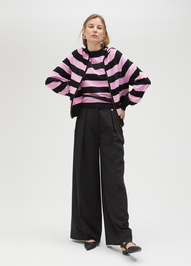 Zweifarbiger Pullover mit Streifen und Strass