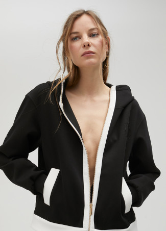 Sudadera bicolor con capucha