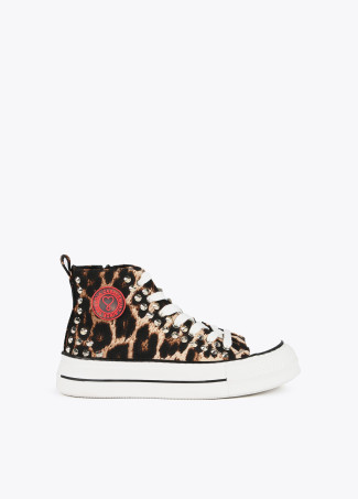 High-top sneakers with leopard print