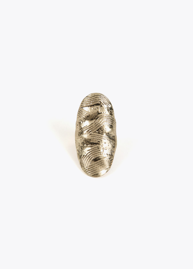 Maxi textured ring