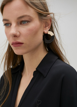 Two-tone hoop earrings