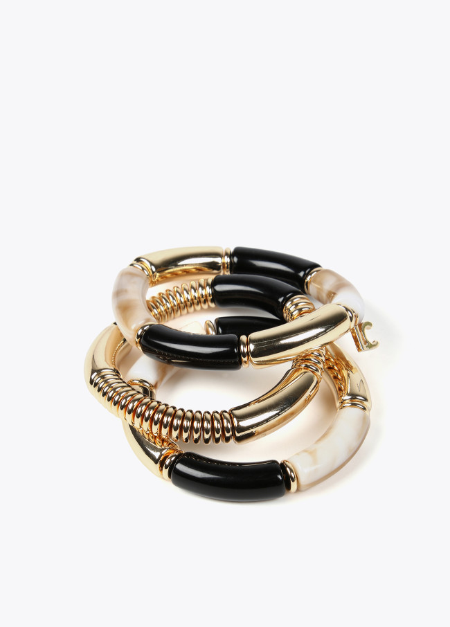 Conjunto de pulseiras com peças acrílicas