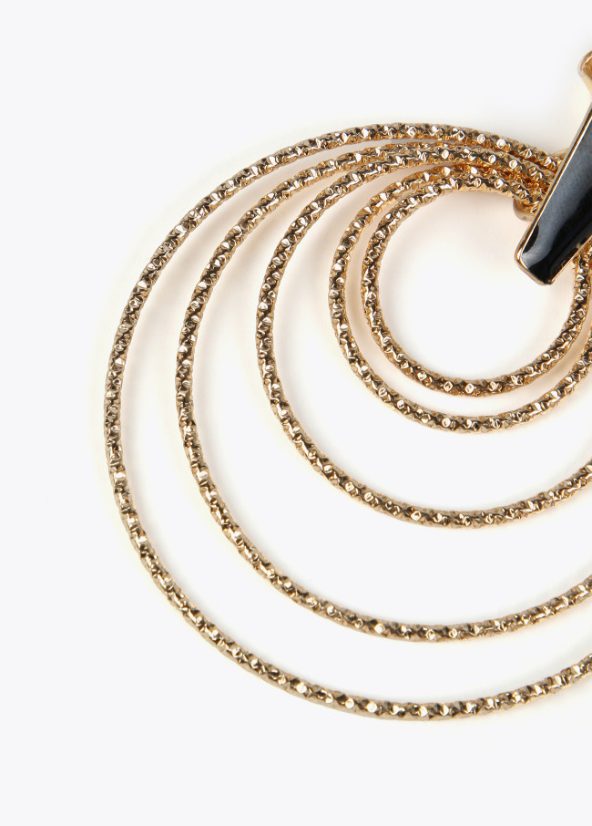 Orecchini a più cerchi con elemento laccato