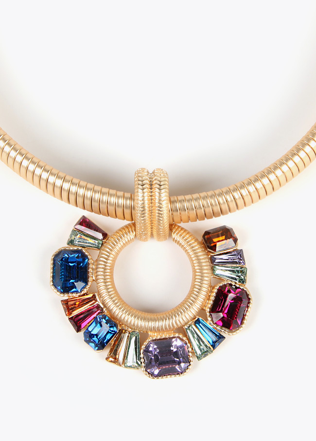 Collana girocollo con anello frontale