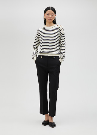 Pullover mit Streifen und Detail auf der Schulter