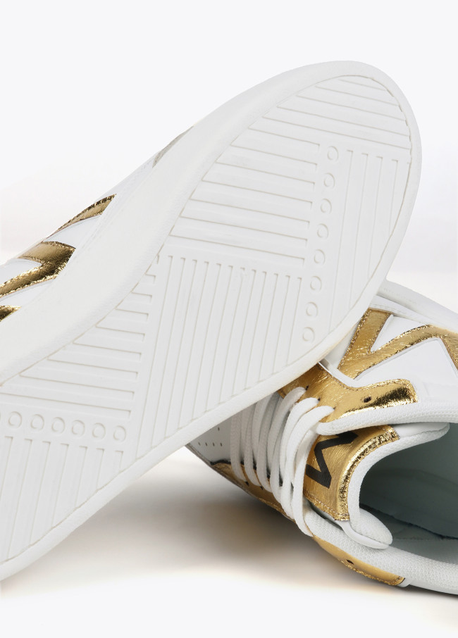 Zweifarbige metallisierte Sneaker