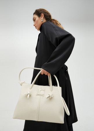 Medium tote bag with details