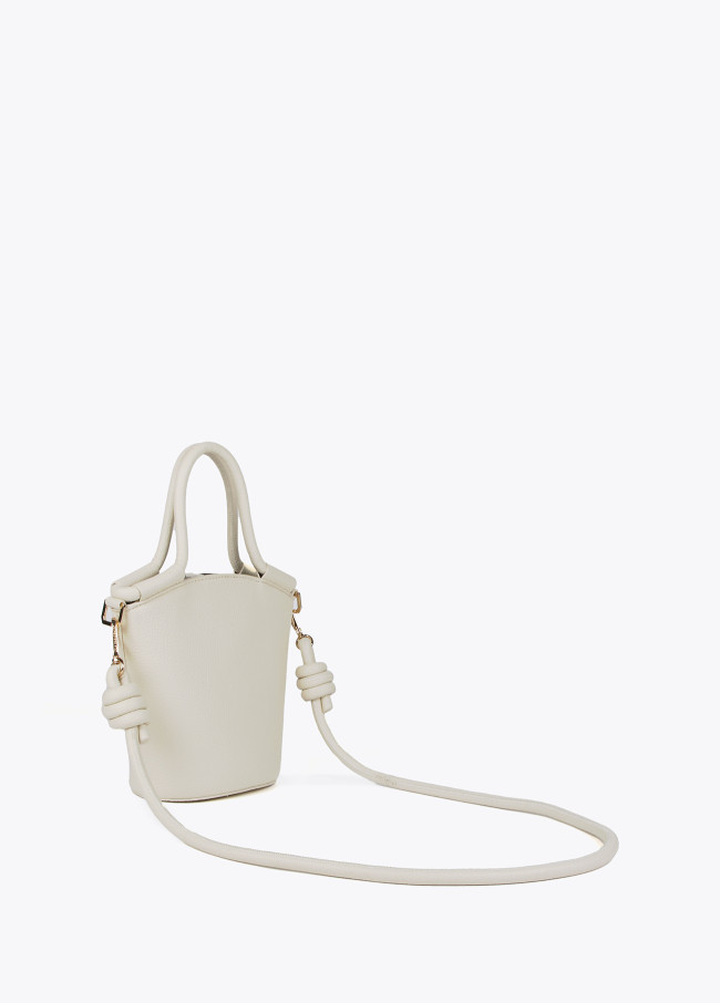 Sac besace avec détails fantaisie