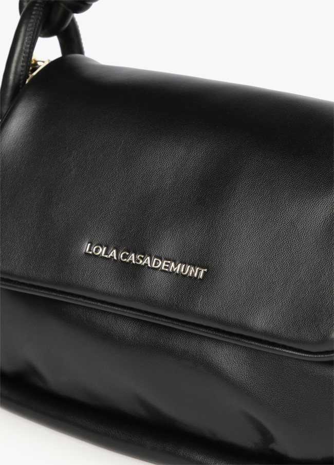 Bolso bandolera con solapa con asas redondas