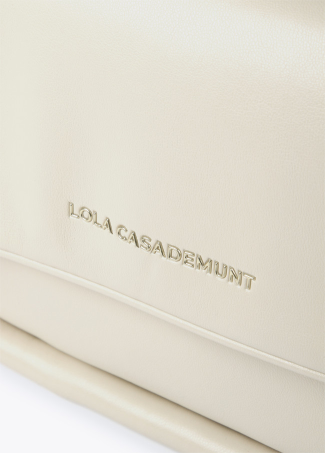 Umhängetasche mit Überschlag und runden Griffen