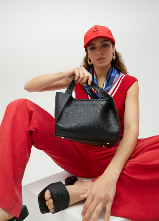 Crossbody bag with topstitching