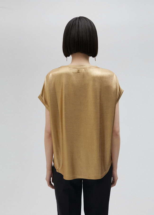 Goldfarbenes Shirt