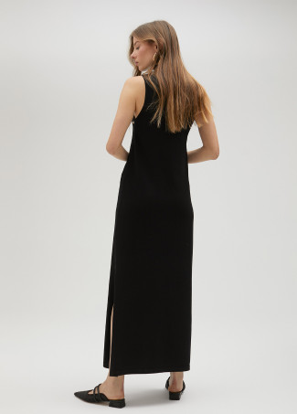 Vestito nero in maglia con borchie