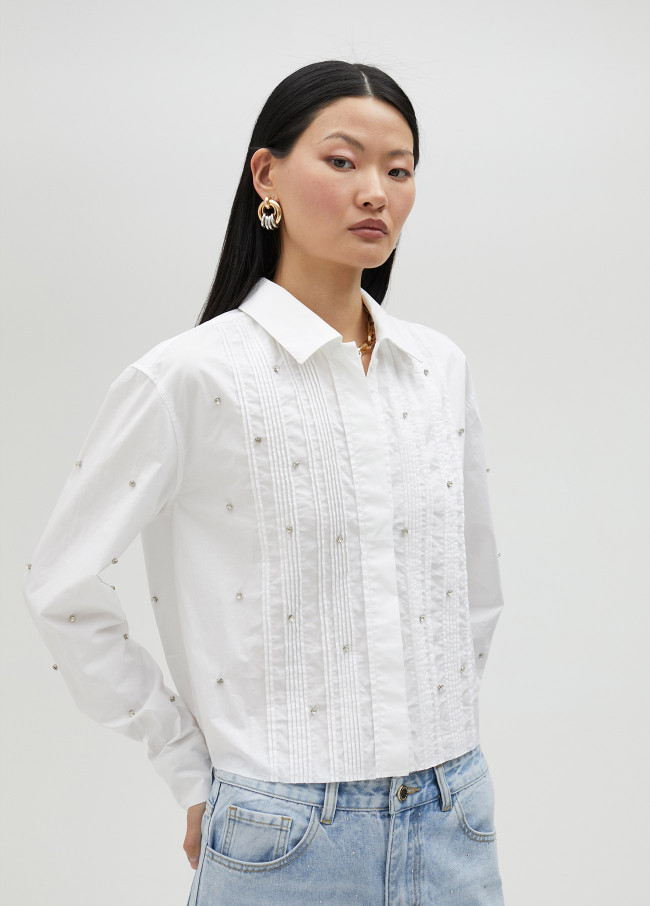 Cropped shirt with rhinestones