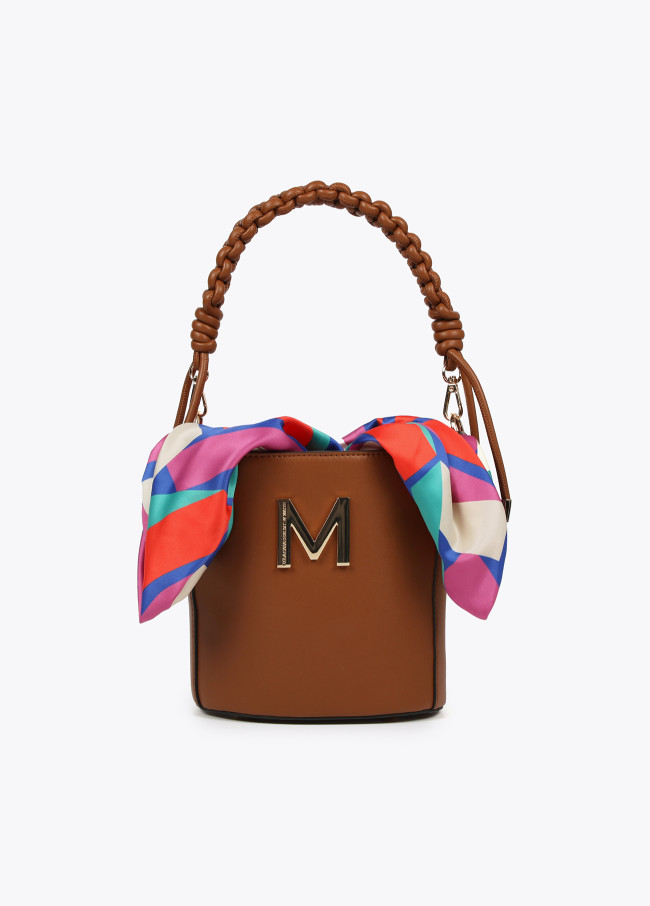 Bucket bag with braided handle