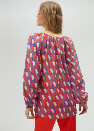 Camisa com logótipo multicolor