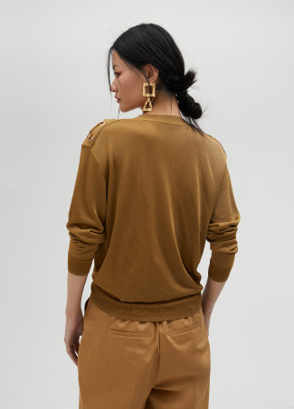 Pull détail épaules