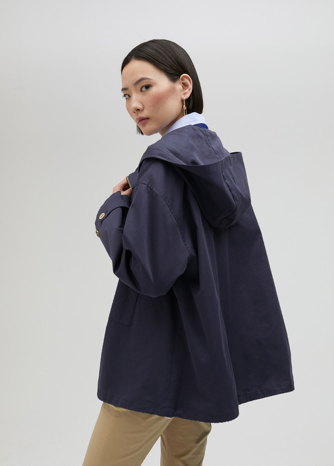 Parka corta con capucha