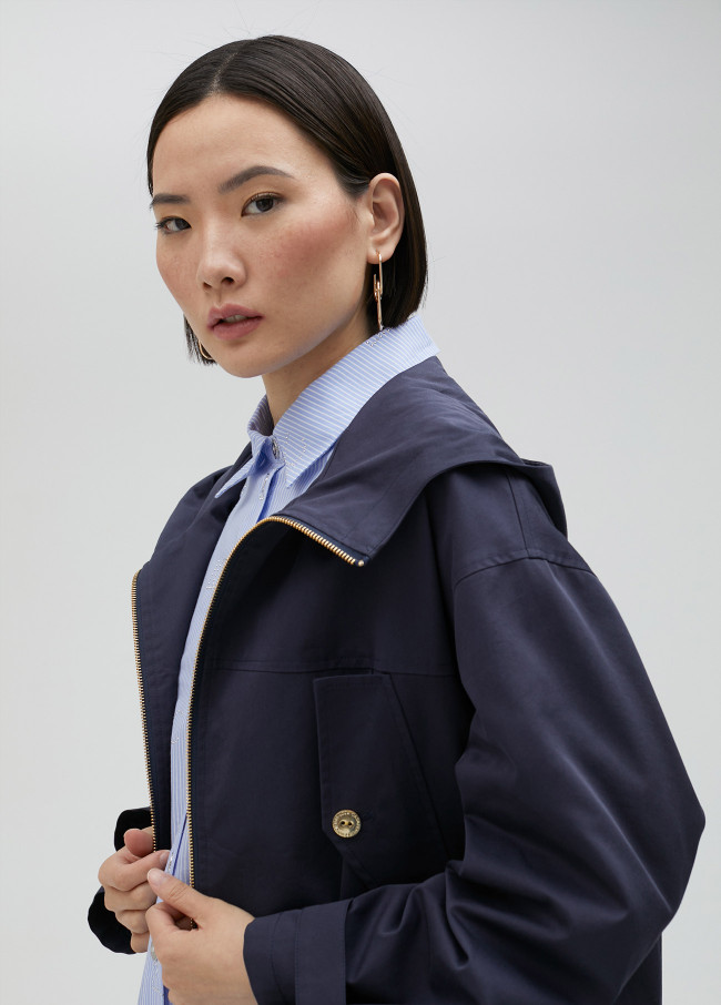 Parka corto con cappuccio