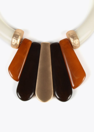 Collier pièces poitrine