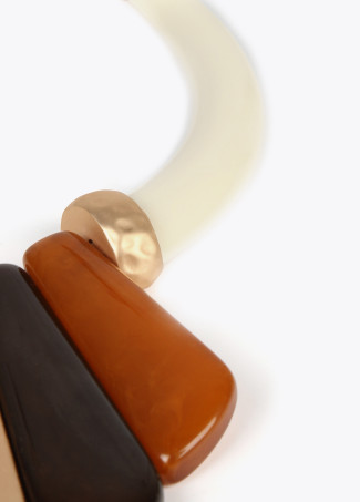 Collier pièces poitrine