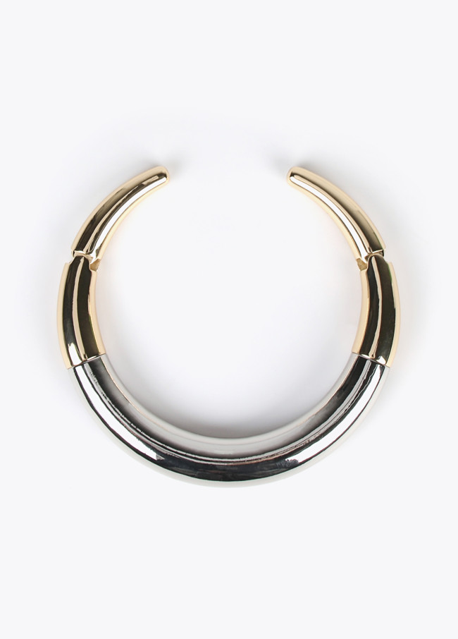 Two-tone choker necklace