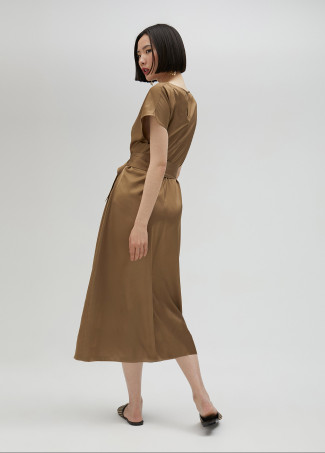 Vestido acetinado atado