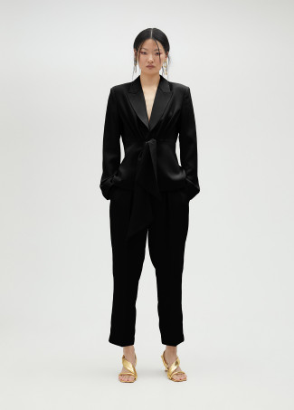 Kurzer Blazer mit Knoten