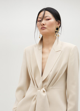 Blazer corto con nodo